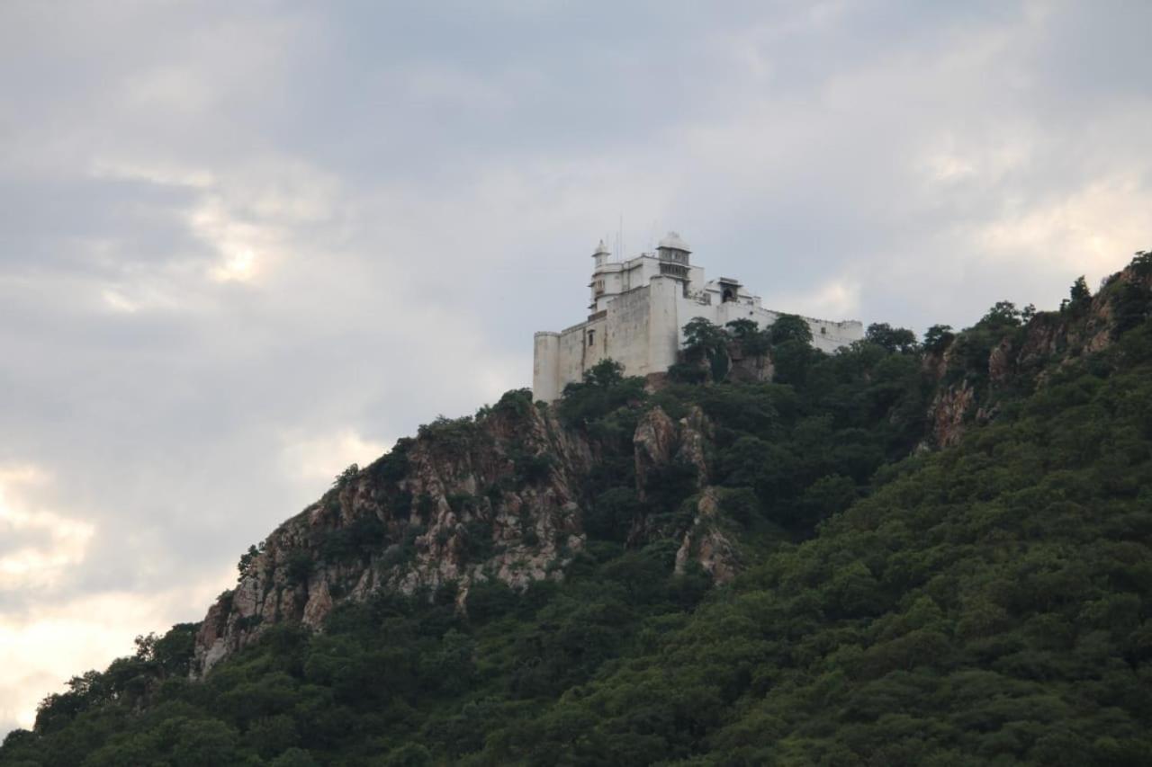 Hill Paradise Home Stay Udaipur Dış mekan fotoğraf